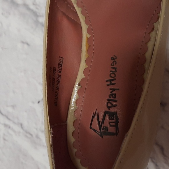 Girl's shoes - Picture 4 of 4